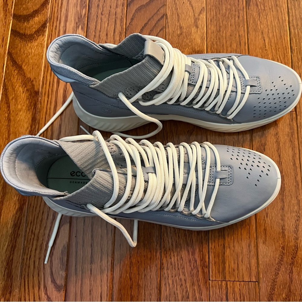 BNIB Ecco Sneakers